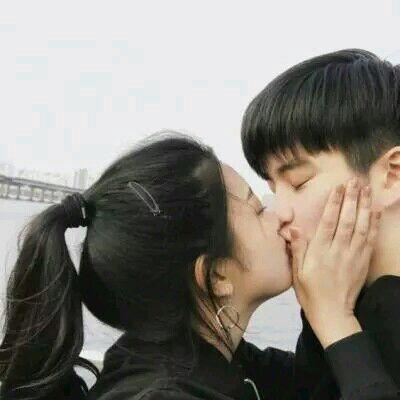 单人情头真人吃瓜