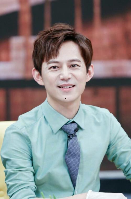 何老师静静吃瓜